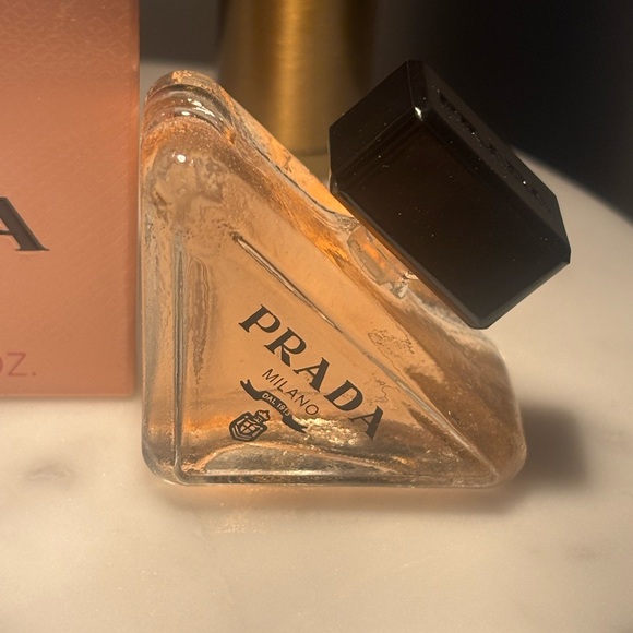 Prada Paradoxe bottle with Black Cap - Picture 3 of 4